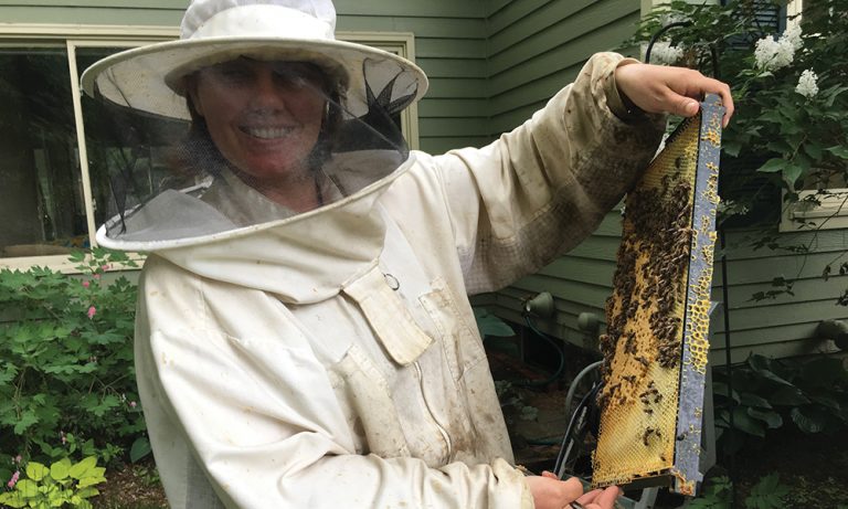 Beekeeper Jen Dunn
