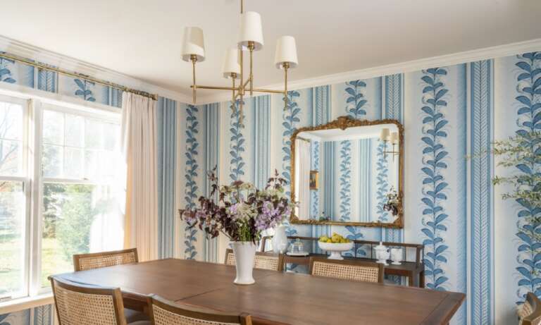 On Paper: Designer Eteannette Seymour Expounds the Big Business of Bold Wallpaper